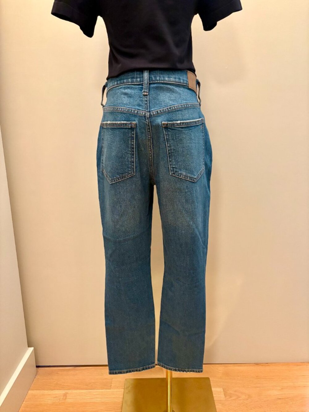 Madewell - The Perfect Vintage Jean in Medium Blue - 26 - Picture 4 of 9